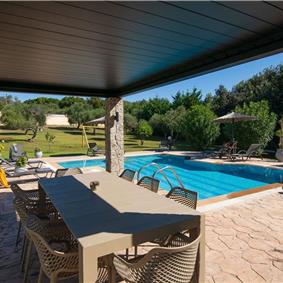 4 bedroom villa with pool, Chalikounas, sleeps 8